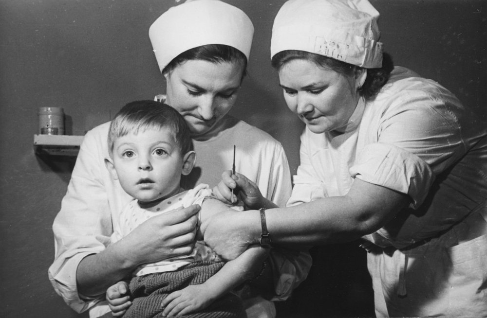 Вакцины ссср. Исторические прививки. Зарождение вакцинации. Вакцина СССР. Вакцины 20 века.