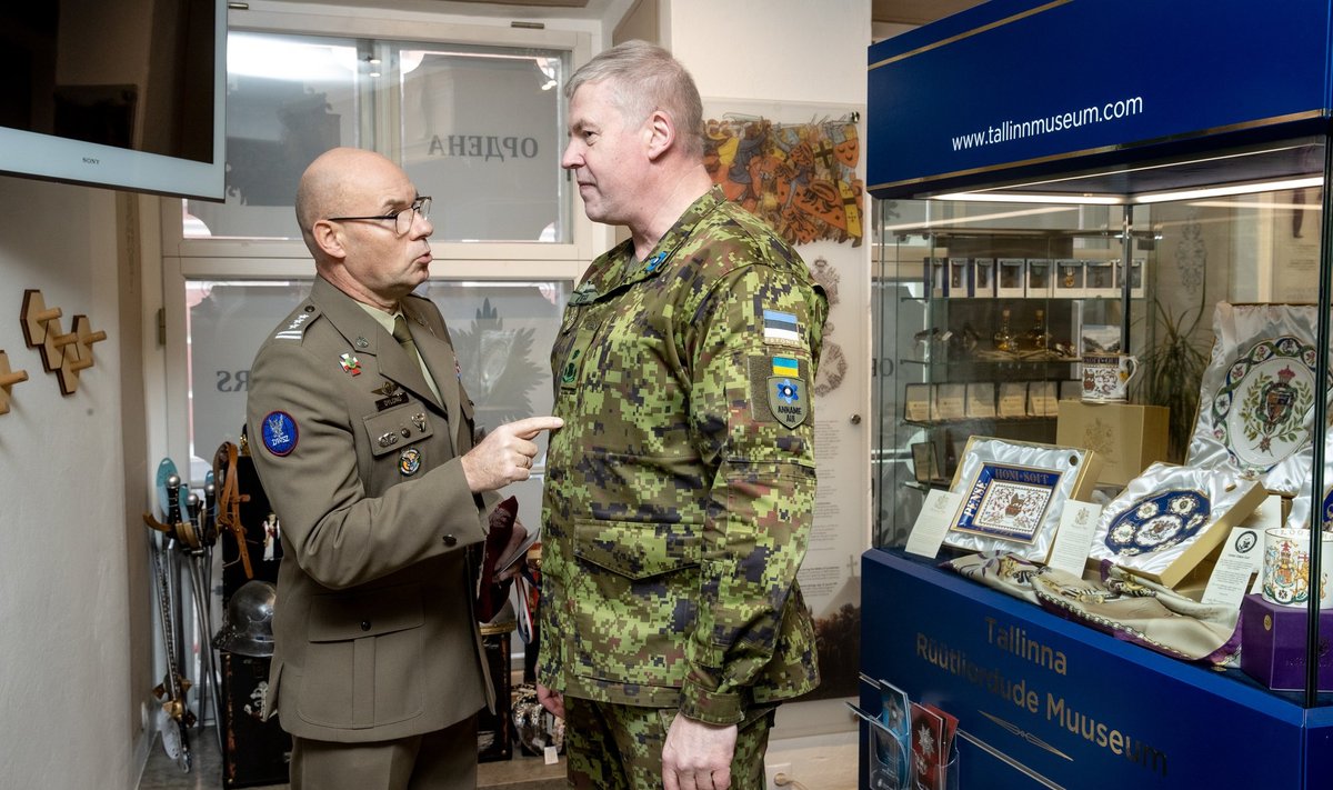 Ukraina sõjaliste teenetemärkide näituse avamine Tallinna rüütliordude muuseumis