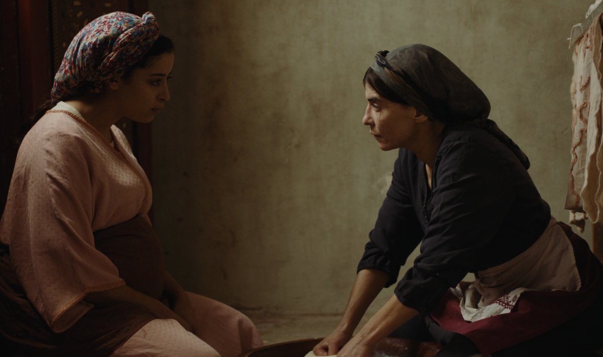 NAISED CASABLANCAS: „Aadam“ on kammerlik lugu kahe naise valikutest konservatiivses Marokos, peaosades (vasakult) Nisrin Erradi ja Lubna Azabal.
