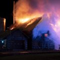 ФОТО | В Отепя произошел серьезный пожар на мебельном заводе Jumek
