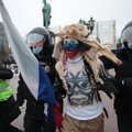 ХРОНИКА ДНЯ | Митинги за Навального более чем в 100 городах России, задержано 2800 участников, в Москве и Питере столкновения с ОМОНом