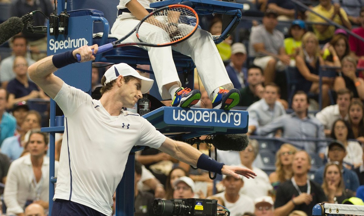 Andy Murray kaotas mängus Kei Nishikoriga mitmel korral enesevalitsuse.