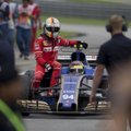FOTOD JA VIDEO | Stroll sõitis Vetteli auto pärast finišit sodiks, mehed pääsesid karistuseta