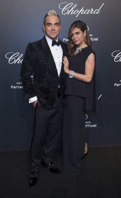 Robbie Williams koos abikaasa Aydaga 2012. aastal.