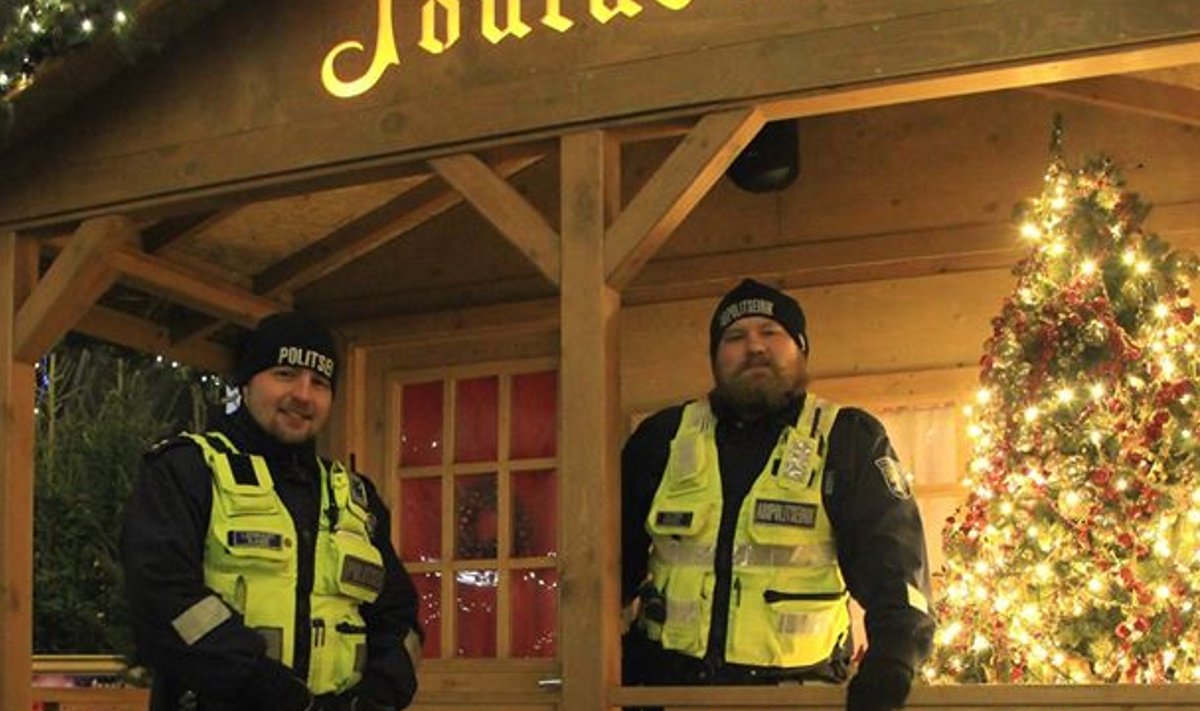 politseinikud jõuluturul