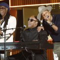 Viljakas mees! 64-aastane pime muusik Stevie Wonder saab kolmikute isaks