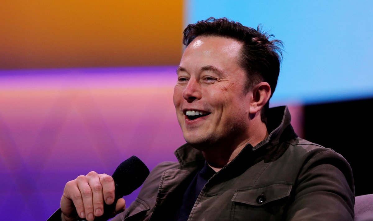 Hiinlaste uus rahvakangelane Elon Musk oma nerdy chic'i demonstreerimas (foto: REUTERS / Scanpix)
