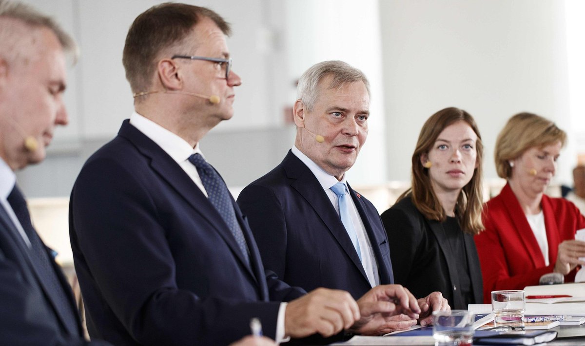 Soome valitsusparteide juhid andsid nädala algul pressikonverentsi. Keskel sotsiaaldemokraatide juht ja arvatav uus peaminister Antti Rinne