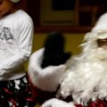 JÕULULUULETUS: Päkapikud tervitavad oma sõpra jõuluvana ühe toreda lauluga