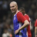 VIDEO | Klassi endiselt jagub! Zinedine Zidane virutas heategevusmängul karistuslöögist vinge värava