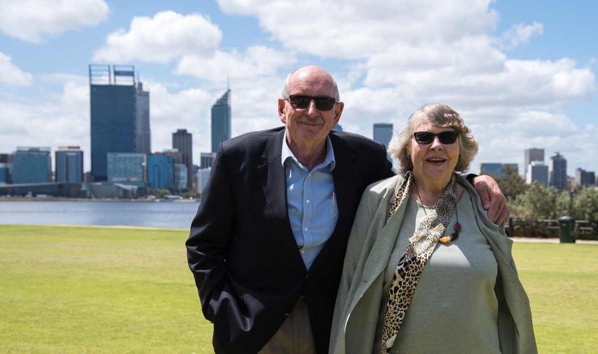 Hugh ja Sirje. Koos juba 43 aastat. Elus paljudes maailma eri paikades viibinud Sirje on abikaasaga nüüd Austraalias Perthi lähistel.