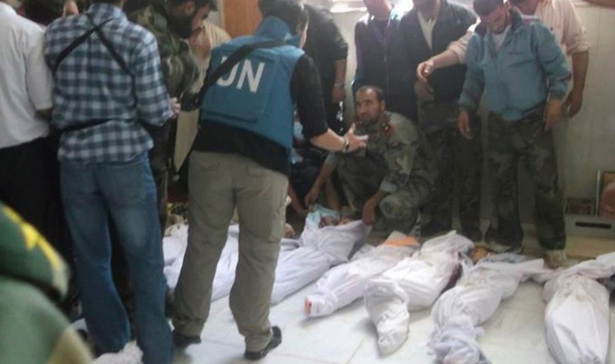 Süüria opositsiooni ja ÜRO esindajad olid Houla linnas Süüria kriisi seni rängima kuriteo tunnistajad.