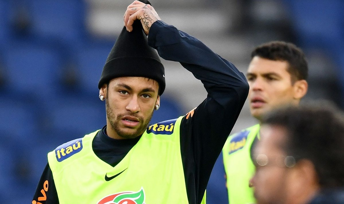 Neymar tänasel Brasiilia koondise treeningul Pariisis.