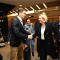 ФОТО: Лидер правых популистов Франции Марин Ле Пен прибыла в Таллинн. Ее встретил Яак Мадисон