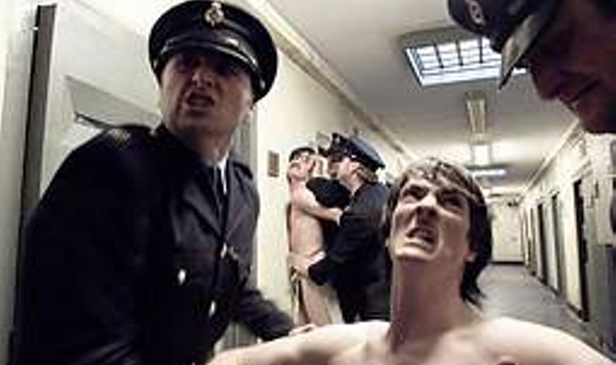 PÖFFi grand prix: Steve McQueeni filmi aluseks olnud tõestisündinud lugu IRA võitleja Bobby Sandsi algatatud ohvriterohkest näljastreigist vanglamüüride vahel võlus PÖFFi žüriid “väljapaistvalt jõulise filmikeele ning kindla ja kirgliku narratiiviga”. outnow.ch