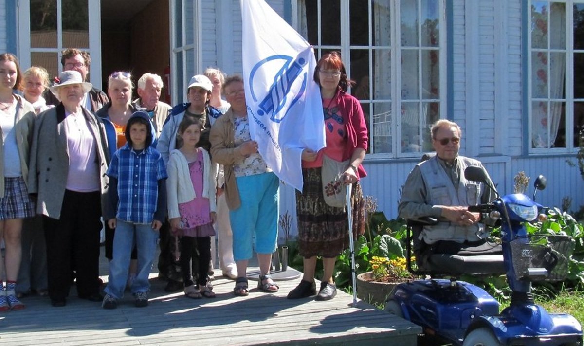 Saue Invaühingu rahvas osales juunis liikumispuuetega inimeste suvelaagris Käsmus.