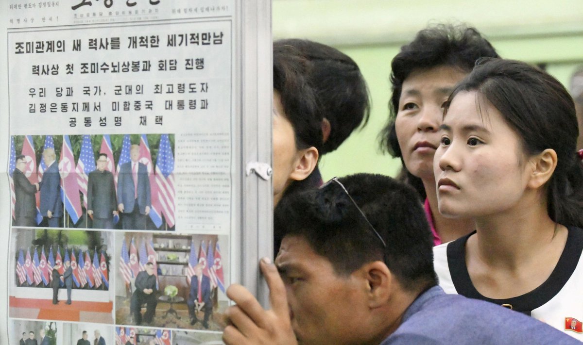 Põhjakorealased tutvuvad tippkohtumise kajastusega