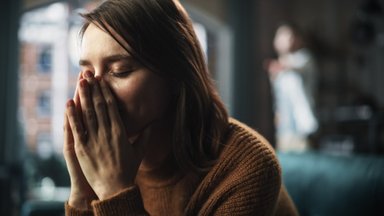 Психолог рассказывает: как распознать, если коллега страдает от домашнего насилия?