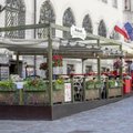 ФОТО | Летний сезон в Старом городе: в ресторанах скидки до 50%, но туристов не видно