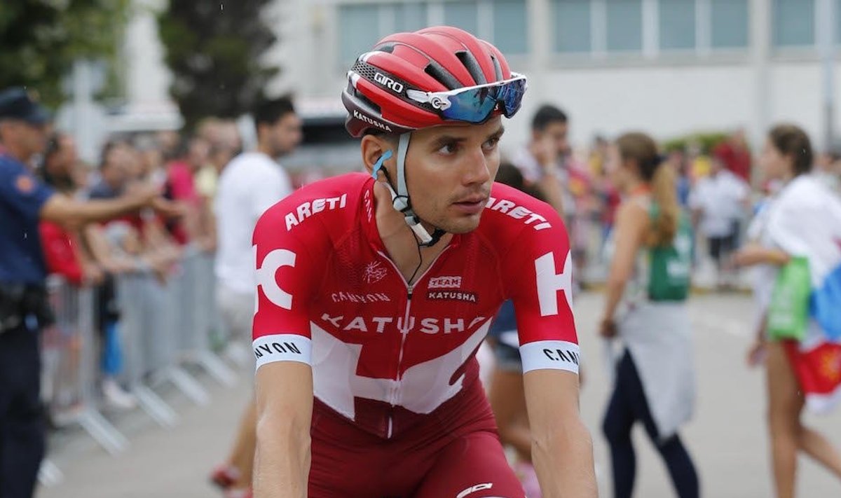 Rein Taaramäe üritab Katjuša meeskonna bosse veenda, et ta tuleks Tour de France’i nimekirja panna.
