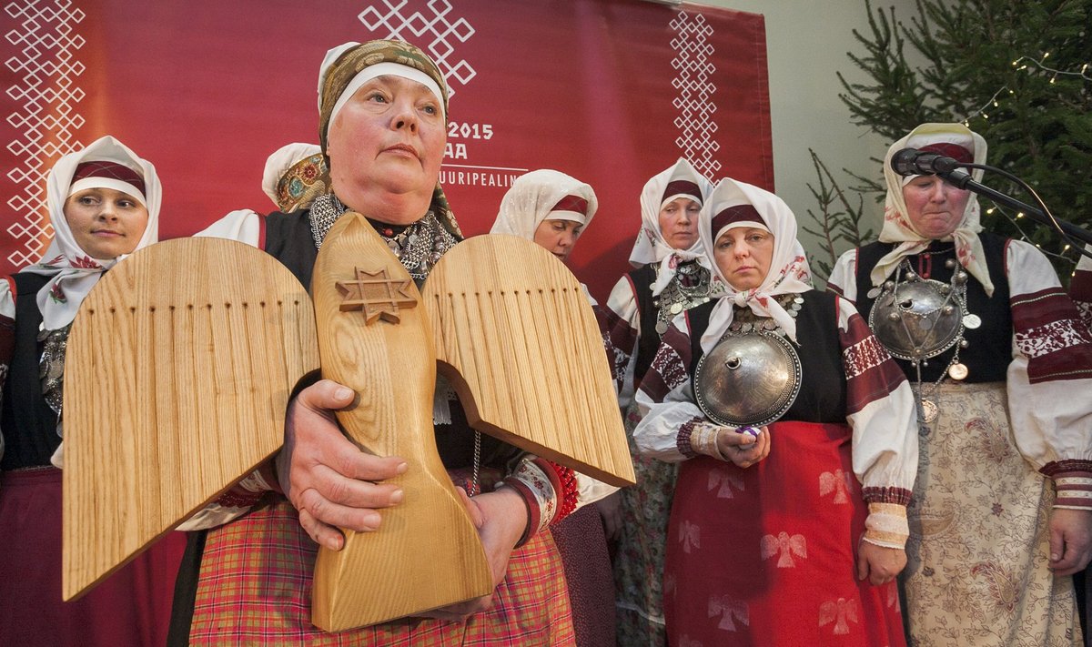 Talsipüha Obinitsas 2016, soome-ugri kultuuripealinna aasta lõpetamine koos pealinna sümboli - tsirguga.