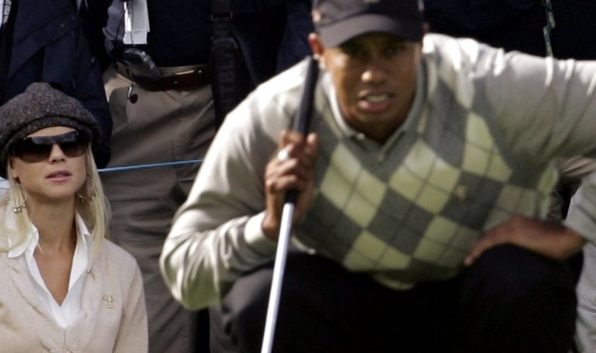 Elin Nordegren watches her husband Tiger Woods at the Ryder Cup tournament in County Kildare, Ireland, in this September 22, 2006 file photo. Woods said on December 11 he would take an "indefinite break" from professional golf, acknowledging the disappointment and hurt his "infidelity" had caused his family. "I am deeply aware of the disappointment and hurt that my infidelity has caused to so many people, most of all my wife and children. I want to say again to everyone that I am profoundly sorry and that I ask forgiveness. It may not be possible to repair the damage I've done, but I want to do my best to try," the world's No. 1 golfer said in a statement posted on his website.   REUTERS/Brian Snyder/Files    (IRELAND SPORT GOLF)