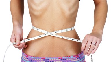 Anoreksia seljatanud eestlanna: lubasin endale päeva suurima söögikorrana paar supilusikatäit müslit 0,05% rasvasisaldusega piimaga
