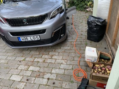 Peugeot e-Expert elektrikaubiku laadimine
