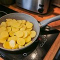 Teadurid: kodus kartulit praadides ei pea kartma, et see on ohtlik