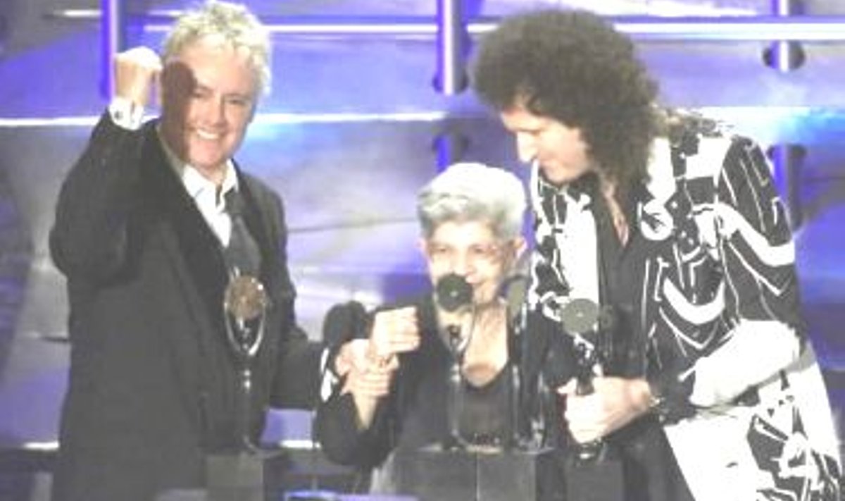 Roger Taylor ja Brian May Freddie Mercury emaga