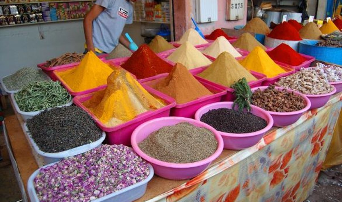 Millised lõhnad, millised värvid! Vürtsidest lookas lett Agadiri turul.