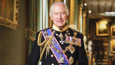 FOTOD | Kuningas Charles üllatas oma Šotimaa visiidil ülemeeliku lipsuga