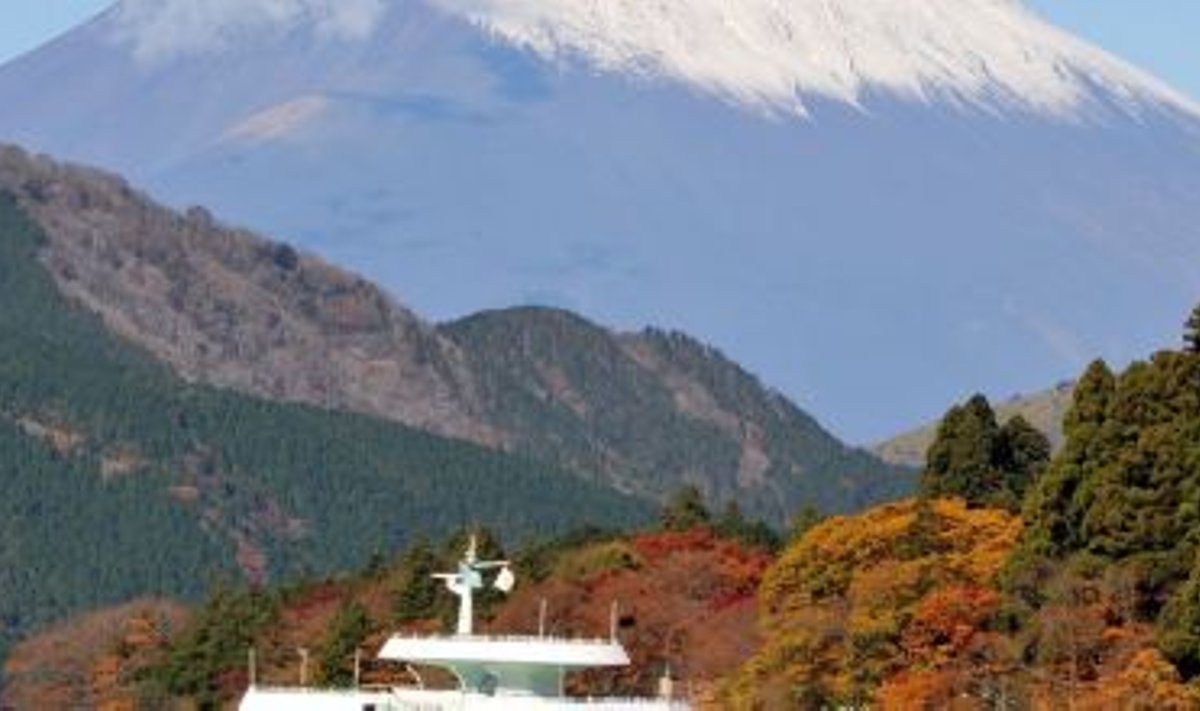 Maaliline Fudžijama (ka Fuji, Fujisan) ja Ashinoko järv