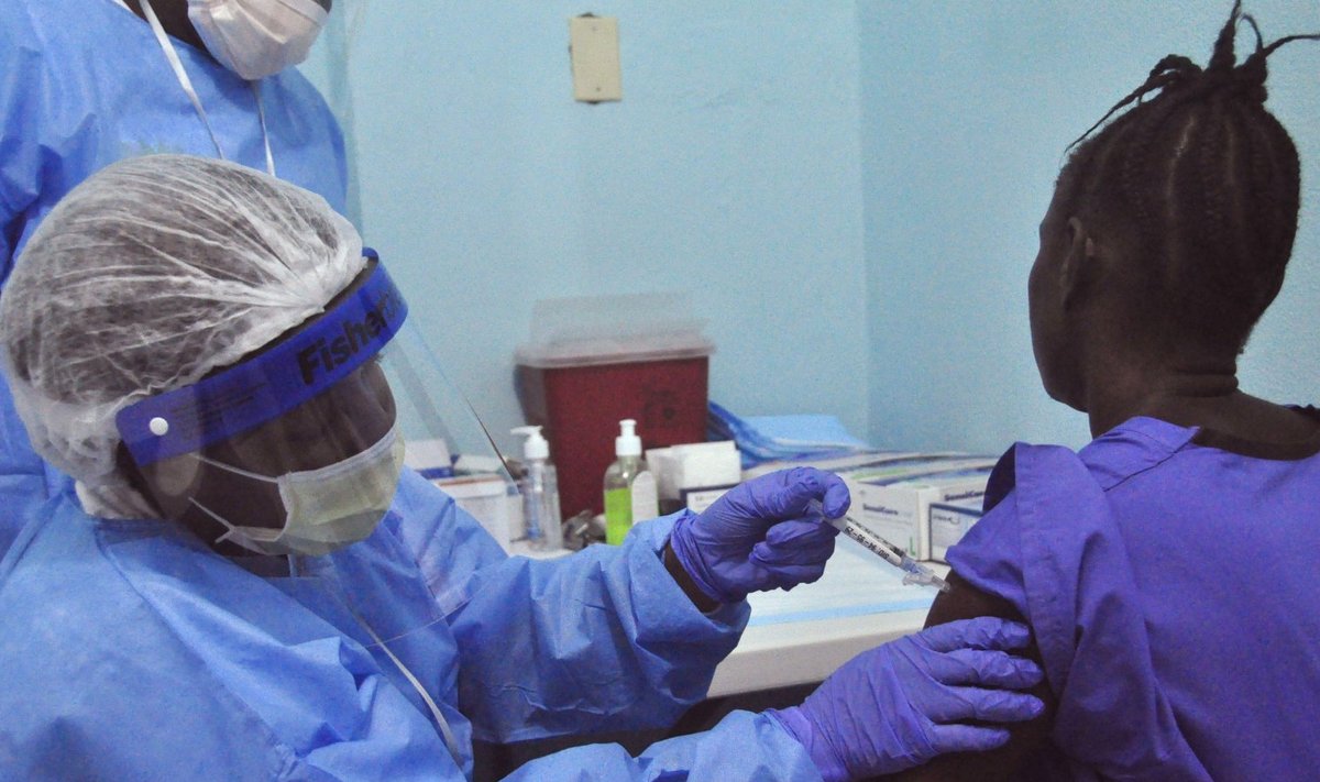 Libeerias katsetatakse võimaliku ebolavaktsiiniga.