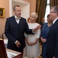 ФОТО DELFI: Президент Ильвес преподнес своему польскому коллеге душевный подарок