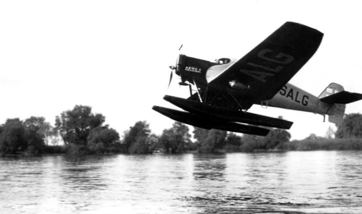 KATASTROOF: Mais 1927 kukkus Tallinnas alla Soome reisilennuk Junkers F 13 tähisega K-SALA. Fotol tema sõsarlennuk K-SALG. Repro.