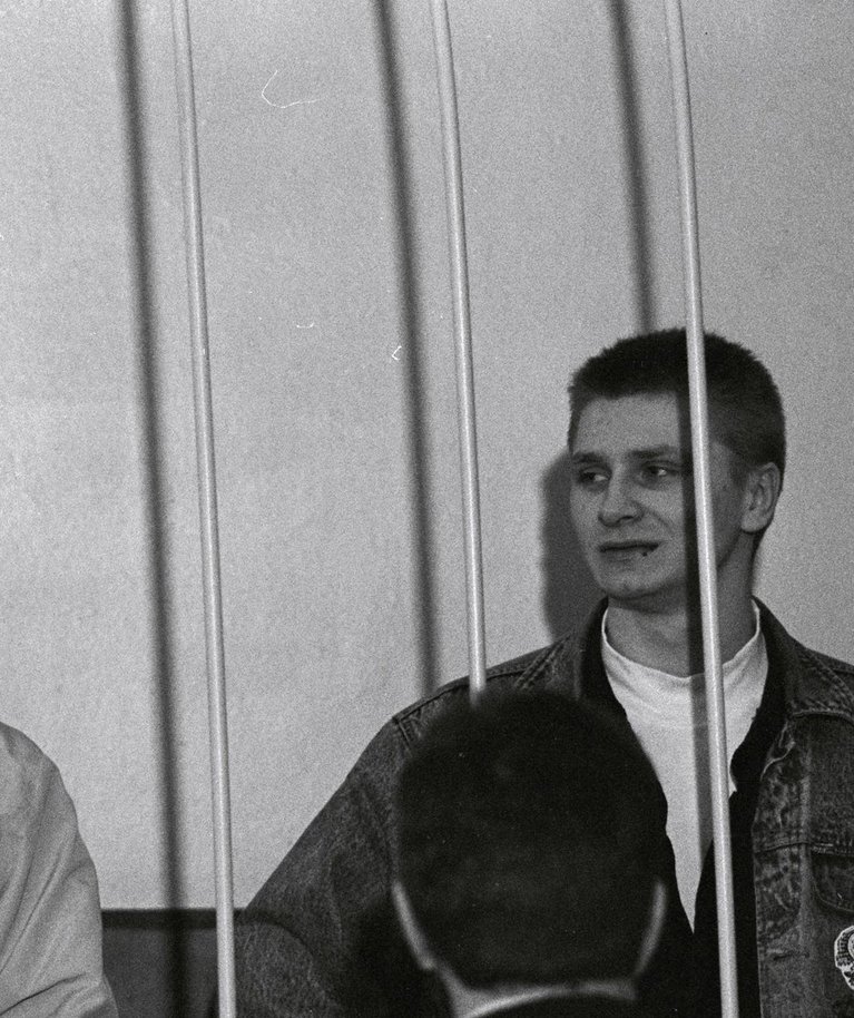 Rootslaste mõrvarid kohtu all. Paremal Andrei Solontšenko, kes nüüd ilmsiks tulnud info järgi oli seotud spetsnaz'iga.
