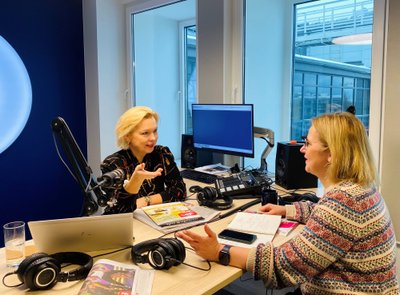 Ingrid Veidenberg ja Liisa Pakosta podcastis "Reaalsuskontroll".