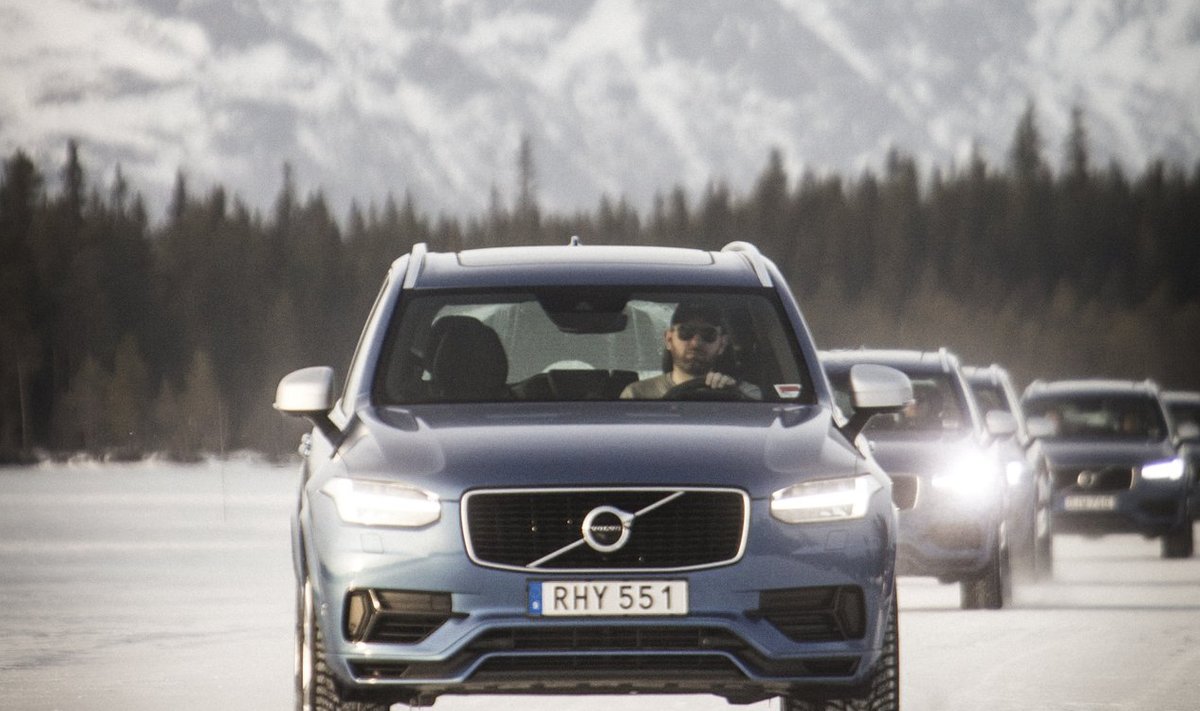 Volvo nelikvedu tähistab tänavu oma 20. sünnipäeva. Need autod on loodud jääl ja lumel sõitma, moodsad&nbsp;juhiabisüsteemid teevad talvesõidu nauditavaks.