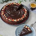 RETSEPT | Šokolaadikook rukkijahuga — kodumaa mekiga kook suure sünnipäeva tähistamiseks