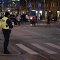DELFI VIDEO ja FOTOD: Politsei noomis Viru keskuse ristmikke punase tulega ületanud jalakäijaid