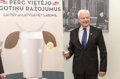 Läti piimatöötlejate ühingu esimees Jānis Šolks tunneb muret kodumaise piimaturu pärast.