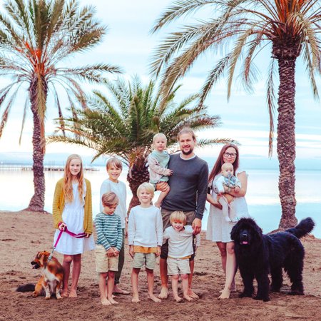 Segasummasuvila seitsme lapse ja kahe koeraga kuu autosõitu ja kaks kuud Hispaanias. „Meie hirmud said tõeks juba reisi esimesel päeval“