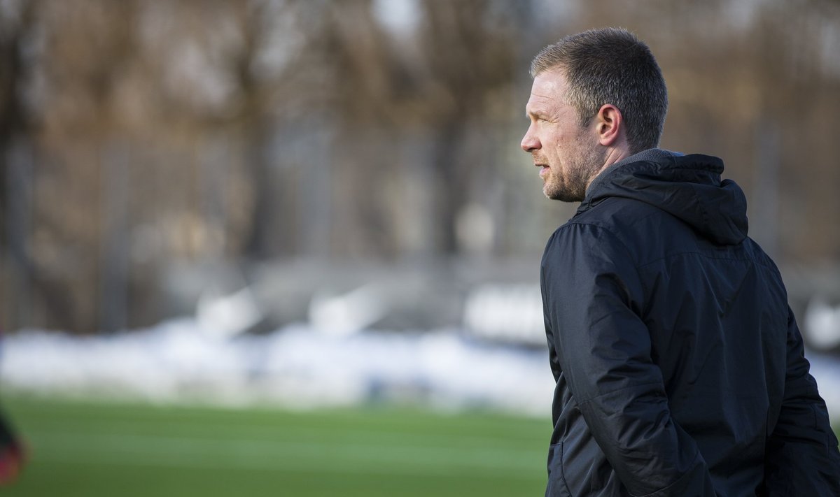 Magnus Pehrsson Eesti jalgpallikoondise treeningul