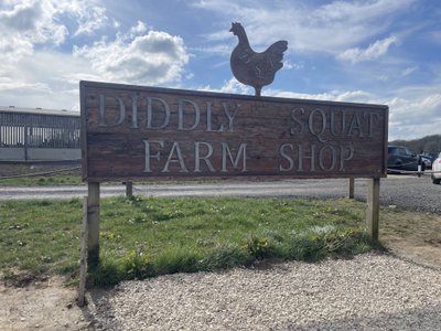 Jeremy Clarksoni Diddly Squat Farm 