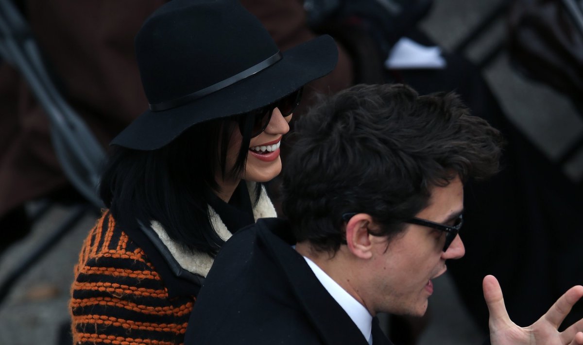 WASHINGTON, DC - JANUARY 21: Musicians John Mayer and Katy Perry attend the presidential inauguration on the West Front of the U.S. Capitol January 21, 2013 in Washington, DC. Barack Obama was re-elected for a second term as President of the United States.   Alex Wong/Getty Images/AFP.== FOR NEWSPAPERS, INTERNET, TELCOS & TELEVISION USE ONLY ==