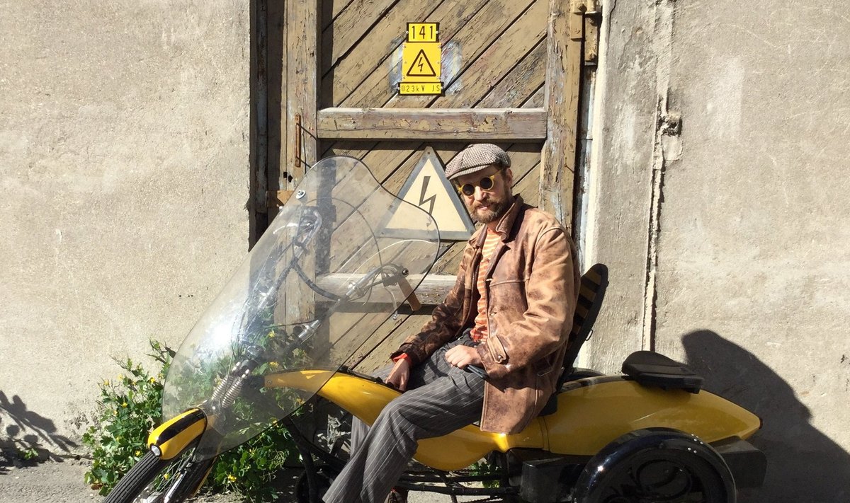 UHKE PILL: Kaspar Jancise valmistatud kollane jalgratas, mille mini-versiooni näeb uues filmis "Morten lollide laeval“