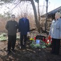 ФОТО: Герою России передали плиту с места гибели Героя Советского Союза Евгения Никонова