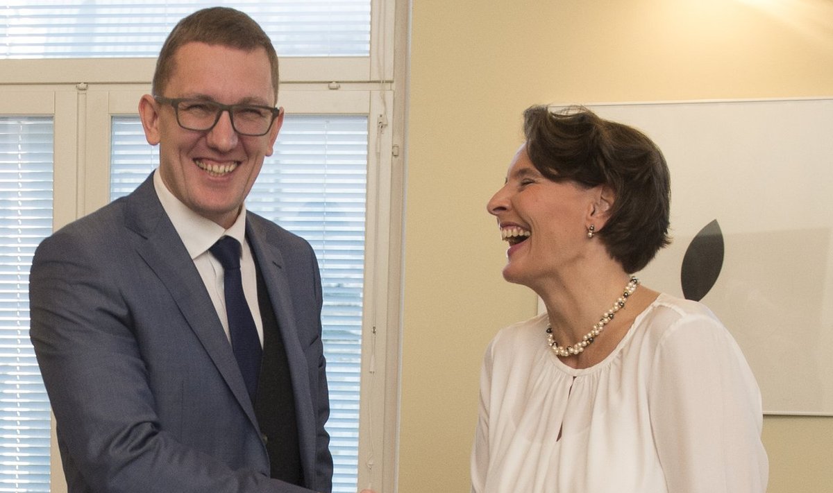 Majandus- ja taristuminister Kristen Michal ja Soome transpordi- ja kommunikatsiooniminister Anna Berner. Ministrid arutasid eile tanspordi ühisturu loomist.