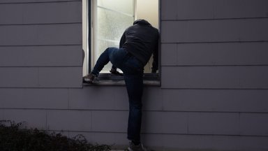 Страховая компания предупреждает: открытые окна и балконы привлекают воров и несчастные случаи
